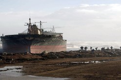 طوارئ بسبب اعصار وأمواج بعلو8 أمتار