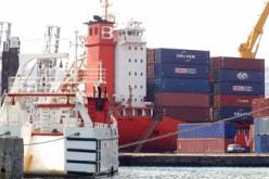 اصطدام باخرة في ميناء الجزائر ينذر بندرة في مادة الفرينة في السوق