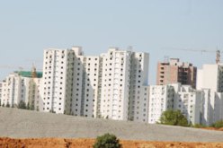 المستفيدون من سكنات صندوق الخدمات الاجتماعية بورڤلة يستنجدون برئيس الجمهورية