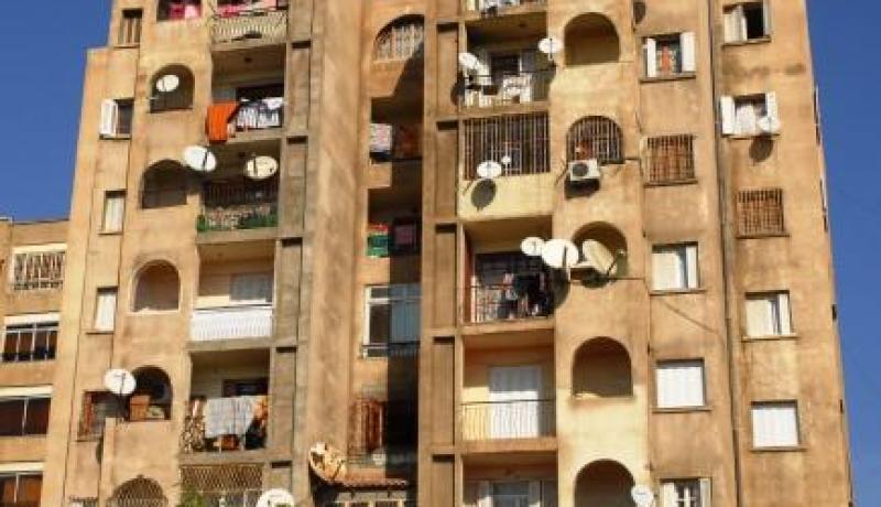 إلزام الدوائر بتقديم قوائم المستفيدين من السكن للمحاكم المختصة إقليميا