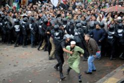 عشرات المصابين في الاشتباكات بين انصار القوى الاسلامية ومعارضيها بالاسكندرية