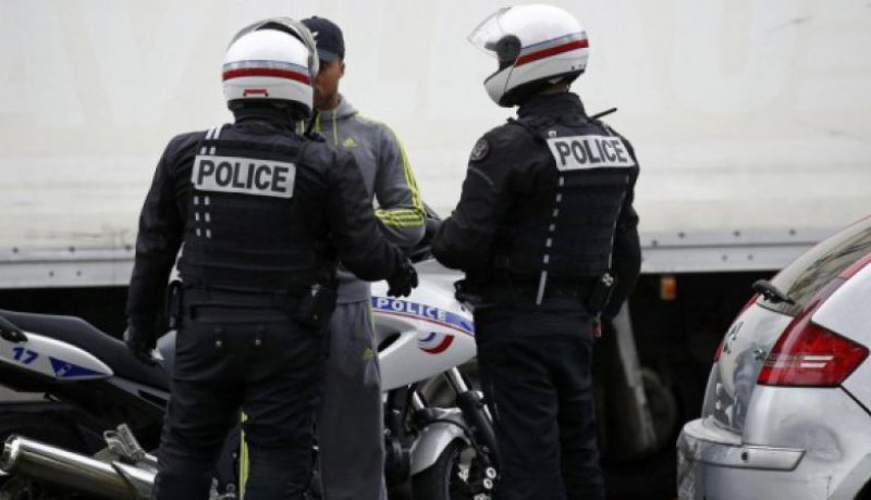 800 عملية دهم بفرنسا منذ هجمات باريس