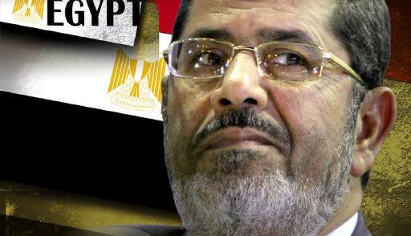 مرسي يبحث ازمة الاعلان الدستوري مع عدد من الشخصيات الحزبية والعامة