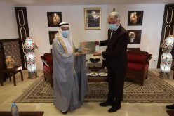 بوغازي يتباحث سبل التعاون الثنائي في السياحة والصناعة التقليدية مع الإمارات العربية