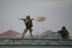 القوات الافغانية تنهي سيطرة مسلحين على مبنى مجاور لقنصلية الهند في مزار الشريف