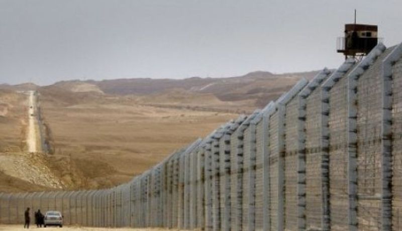 اتهامات بين نتانياهو وأولمرت عن إهدار أموال في بناء الجدار مع مصر