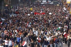 القوى المصرية المعارضة للاخوان تتظاهر للمطالبة بدستور تمثيلي وتحقيق العدالة الاجتماعاية