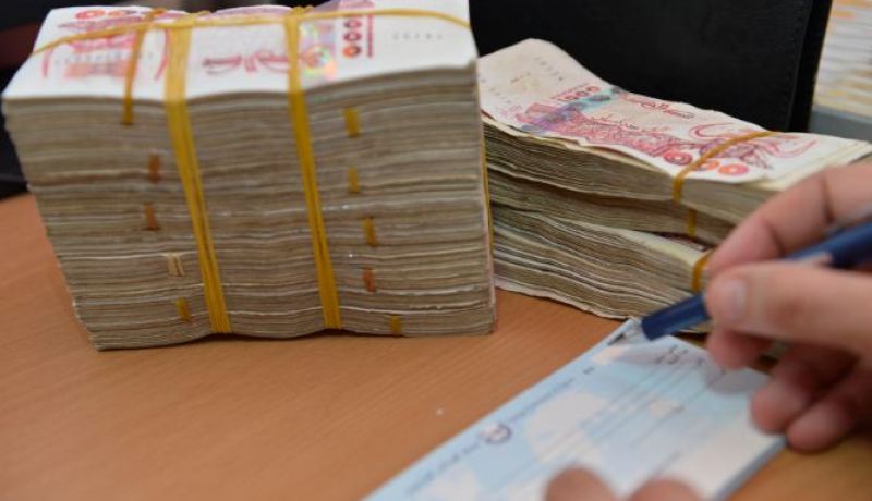 مرق عـقاري يقاضي غريمه بتهمة سـرقة صكوك لسلبه مبلغ 10 ملايـيـر في وهران