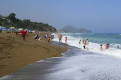 انتشار مواقع الخمر وتفشي مظاهر الفساد ثنائية تهدد السياحة ببجاية