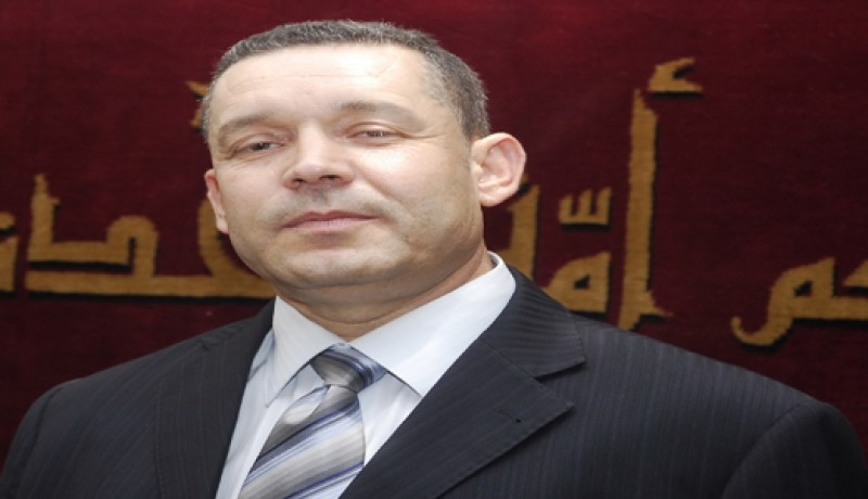 بخليلي يدخل عالم السياسة