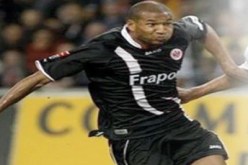 ‮‬أواجه مشاكل مع والدي‮ ‬بسبب إصراري‮ ‬على الإلتحاق بالخضر‬لأنه‮ ‬يريدوني‮ ‬تونسيا‬