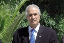 رئيس محكمة يتحول إلى مترجم