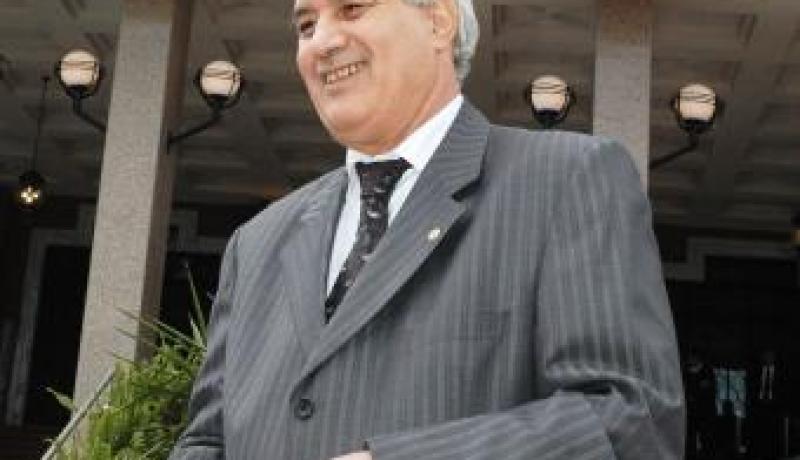 مجاهد يعامل كالصعاليك