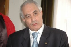 طرد المحامي نهائيا من الجلسة في حال ارتكابه خطأ مهني