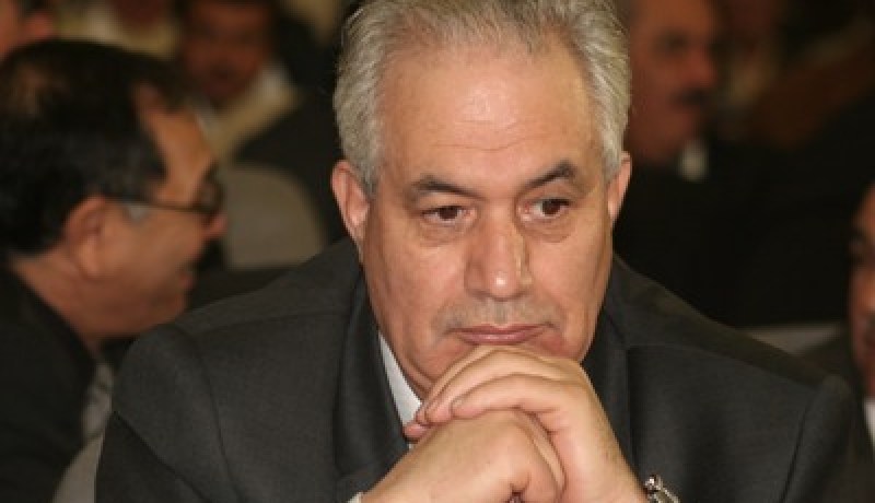 محامٍ يتضامن مع ساوريس!