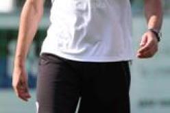 الإنجليزي المهم تسجيل الأهداف