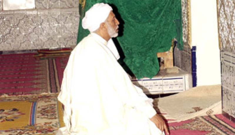 بلخادم يبحث عن الدعم في الزوايا لضمان تعديل الدستور