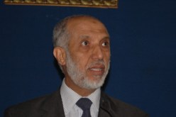 بلخادم يسلم وثائق الأرشيف السمعي للمركز الوطني للأرشيف