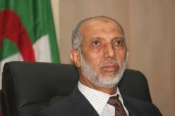 بلخادم : مبادرات التغيير السلمي ظاهرة صحية للتعددية السياسية في الجزائر