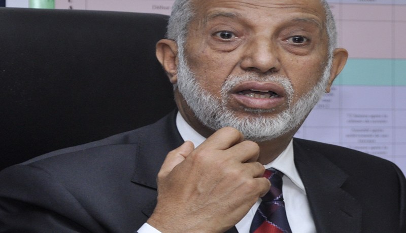 عادل إمام في‮ ‬خطاب بلخادم