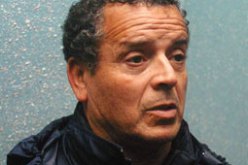 اللاعب لخضر بلومي محروم من تكريم الكاف بسبب متابعة الانتربول