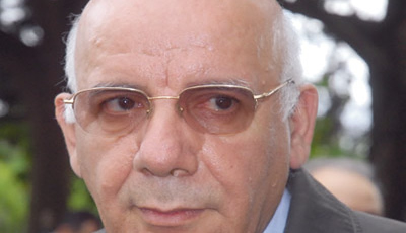 بن عيسى يحقق في الإمتياز الفلاحي