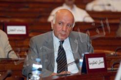 بن عيسى يغرس الزيتون للإسبان