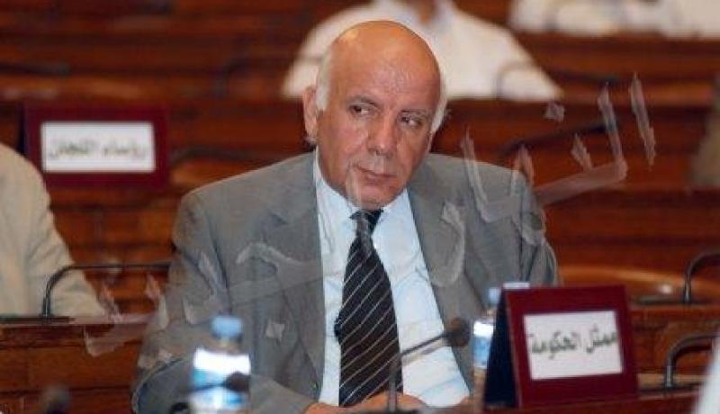 بن عيسى يغرس الزيتون للإسبان