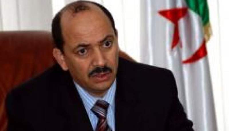 بن بادة يدعو إلى إنشاء مناطق نشاط تجارية خارج النسيج العمراني