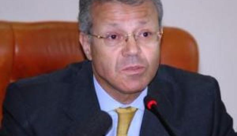 بن بوزيد يفصل اليوم في نظام المنح والتعويضات