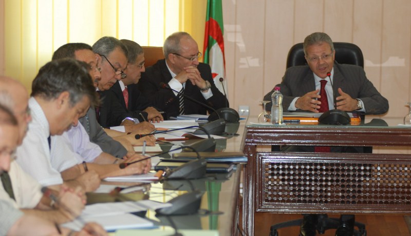 الجزائر :تنسيقية موظفي المصالح الإقتصادية تعلق إضرابها عقب الاستجابة لمطالبها