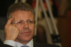 بن بوزيد يلغي الإضراب بالـ أس أم أس