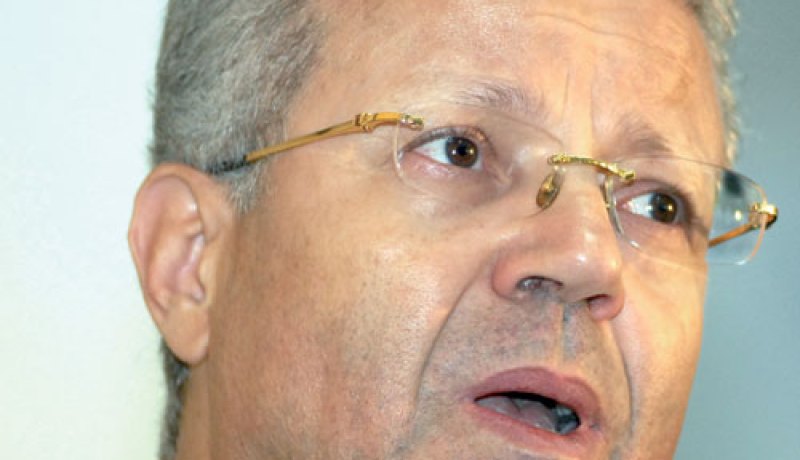 وزارة التربية تقرر منع استعمال الهاتف النقال بالمؤسسات التربوية وفرض عقوبات صارمة ضد المخالفين