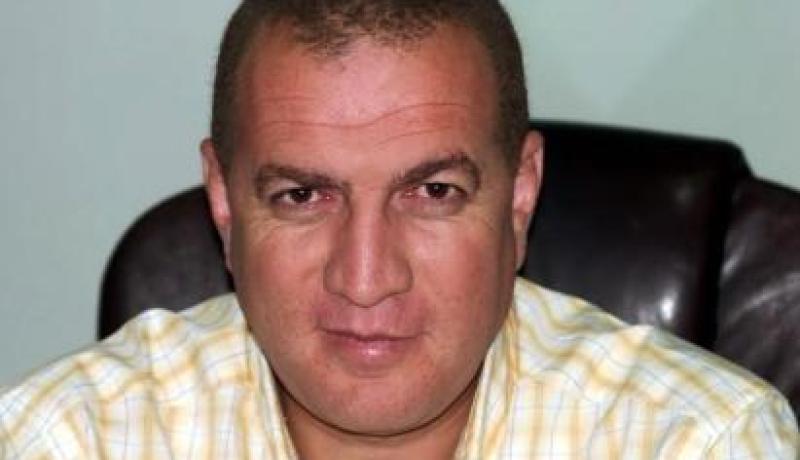 الجزائر تصدر كشافيها