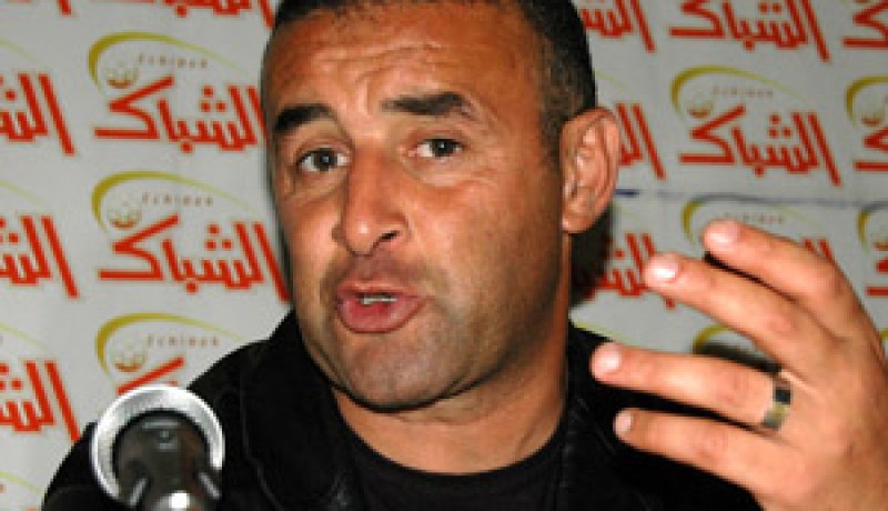 أكد تلقيه عروض مغرية من الخليج:بن شيخة: “لا أفكر في العودة إلى الجزائر وسأفصل في مستقبلي مع الإفريقي قريبا”