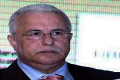 بن مرادي:  العقود المتعلقة بإنجاز مصنع لسيارات “مرسيدس-بانز” في الجزائر في طور التوقيع