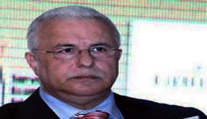 بن مرادي:  العقود المتعلقة بإنجاز مصنع لسيارات “مرسيدس-بانز” في الجزائر في طور التوقيع