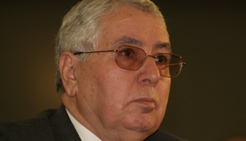 الوافدون الجدد يرهقون بن صالح