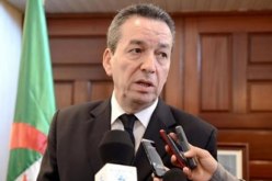 عمارة بن يونس يؤكد أولوية الجزائريين في منح رخص الإستراد