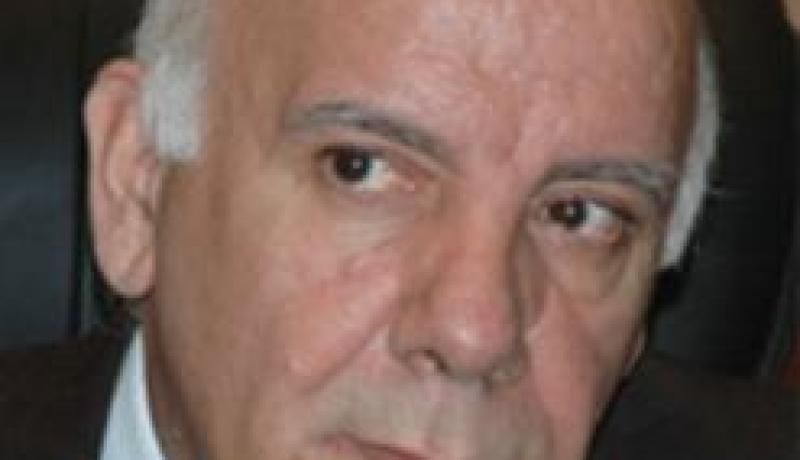 وزير الفلاحة يدعو إلى إعداد خارطة وطنية لتخصيب التربة