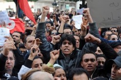 احزاب معارضة تتظاهر في العاصمة التونسية وسط تشديد للإجراءات الامنية