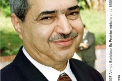بن بيتور ضد العهدة الثالثة؟