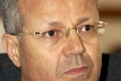 بن بوزيد:''700 مليار سنتيم أموال الخدمات الإجتماعية محفوظة لعمال القطاع