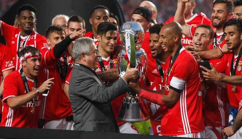 بنفيكا يتوج بكأس السوبر البرتغالي ويحقق الثلاثية