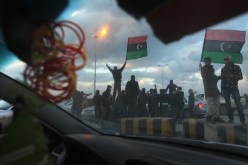 وزارة الدفاع الليبية تتهم من تصفهم با”لقاعدة”' بمهاجمة قوات الجيش غرب بنغازي