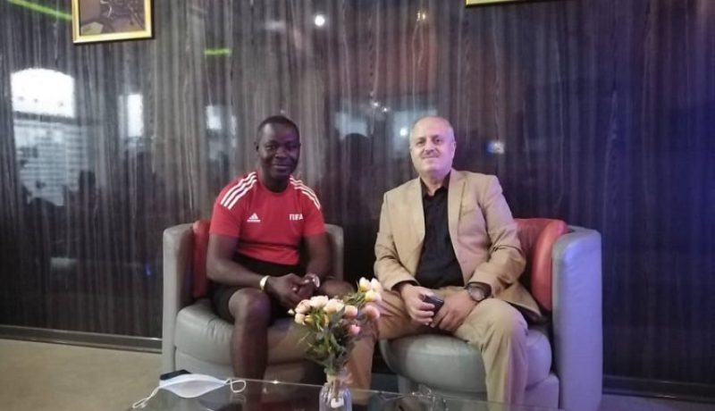 نائب رئيس الفاف يزور منتخب “ليبيريا”