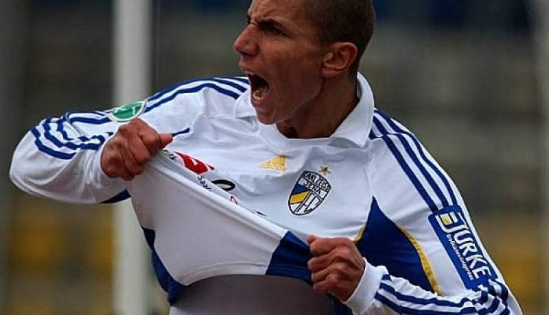 بن يمينة يسجل ثنائية ويرفع رصيده ل9 أهداف مع رديف شتوتغارت