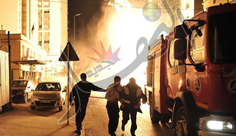 صور ذات جودة عالية لحريق بالقرب من محطة تزويد الوقود ببئر مراد رايس في العاصمة