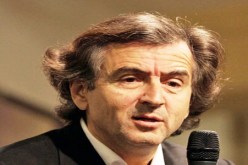 الصهيوني‮ ‬برنارد ليفي‮ ‬يعتصم أمام السفارة الجزائرية بباريس تضامنا مع‮ ''‬الفيس‮''‬