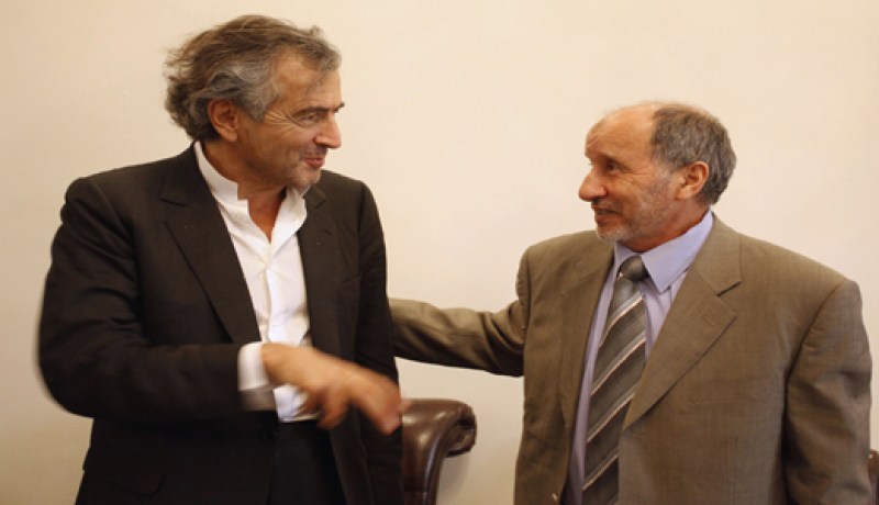 الصهيوني‮ ‬ليفي‮ ‬ينقلب على‮ ‬الثوار ‬ويهدّد بتدخل عسكري‮ ‬في‮ ‬ليبيا